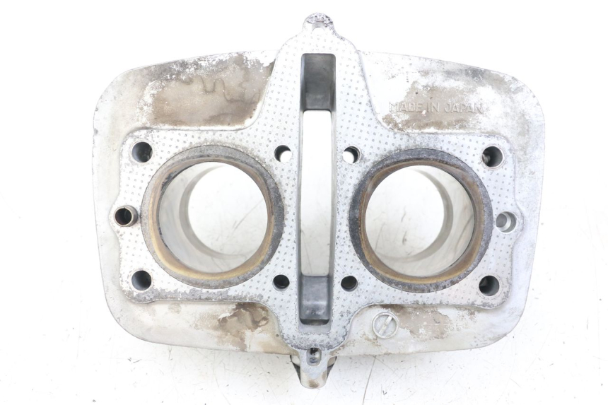 photo de ZYLINDER KOLBEN SUZUKI GSX E 250 (1982 - 1983) - Fokus auf die Struktur