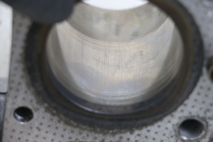 photo de ZYLINDER KOLBEN SUZUKI GSX E 250 (1982 - 1983) - Gesamtansicht des Produkts