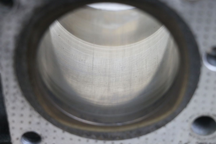 photo de ZYLINDER KOLBEN SUZUKI GSX E 250 (1982 - 1983) - Kennzeichnungen und Originalreferenzen