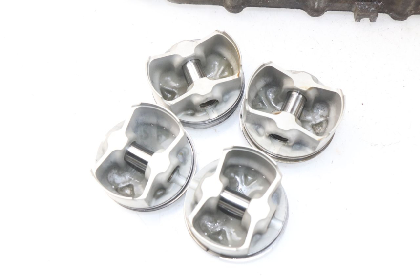 photo de ZYLINDER KOLBEN SUZUKI GSX-R GSXR 600 (2001 - 2003) - Fokus auf die Struktur