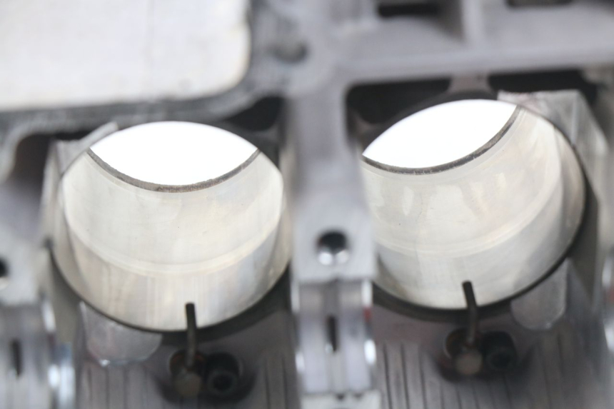 photo de ZYLINDER KOLBEN SUZUKI GSX-R GSXR 600 (2001 - 2003) - Details der Befestigungspunkte