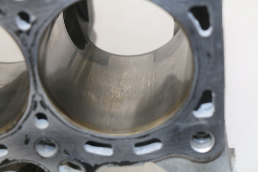 photo de ZYLINDER KOLBEN SUZUKI GSX-R GSXR K16 1000 (2012 - 2016) - Technische Nahaufnahme