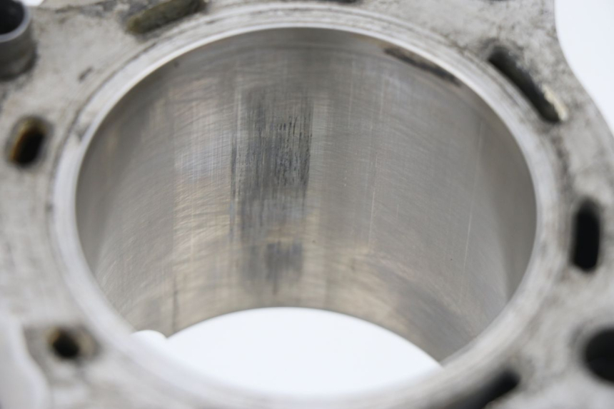 photo de ZYLINDER KOLBEN HONDA CRF 250 (2013 - 2016) - Details der Befestigungspunkte