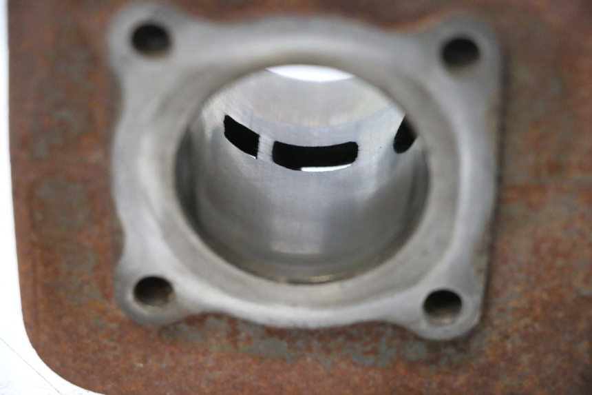 photo de ZYLINDER KOLBEN PEUGEOT LUDIX 50 (2005 - 2007) - Oberflächenzustand und Material