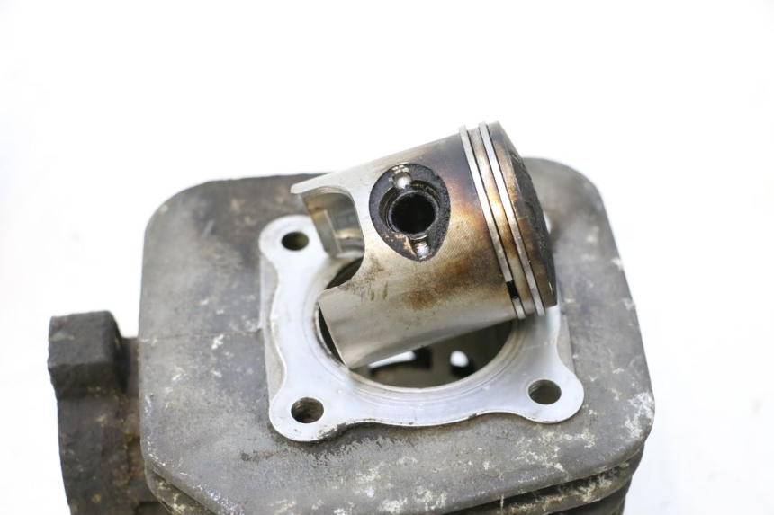photo de ZYLINDER KOLBEN PEUGEOT LUDIX ONE 50 (2004 - 2013) - Hochauflösende Nahaufnahme