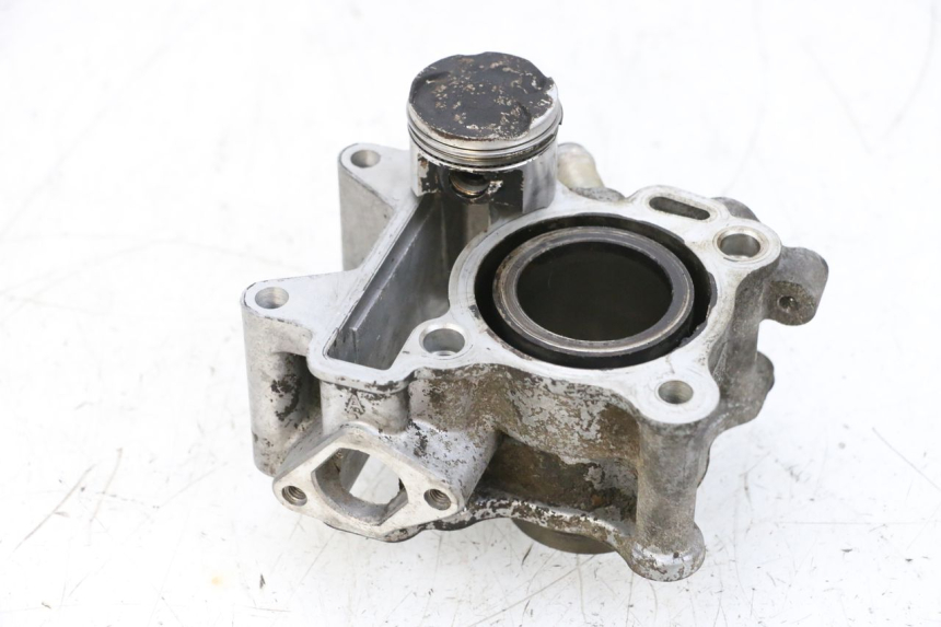 photo de ZYLINDER KOLBEN YAMAHA NEOS NEO'S 4T 50 (2008 - 2016) - Fokus auf die Struktur