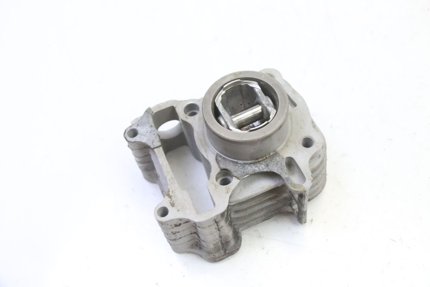 photo de ZYLINDER KOLBEN SYM ORBIT 2 4T 50 (2008 - 2017) - Details der Befestigungspunkte