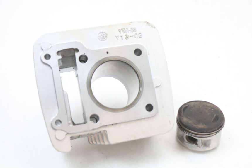 photo de ZYLINDER KOLBEN ASTOR ORCAL 125 (2015 - 2017) - Details der Befestigungspunkte