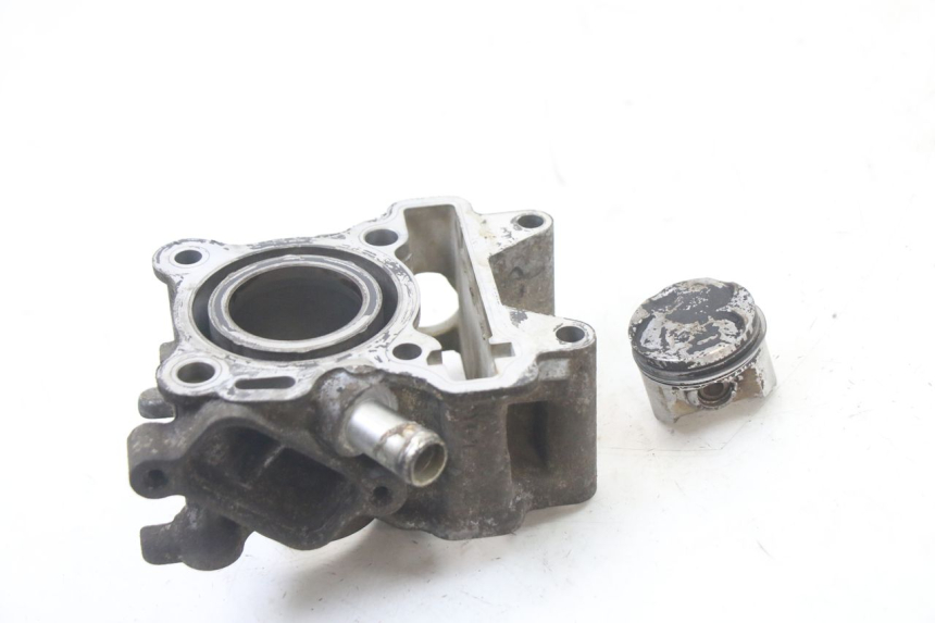 photo de ZYLINDER KOLBEN MBK OVETTO 4T 50 (2008 - 2016) - Zoom auf Gebrauchszustand