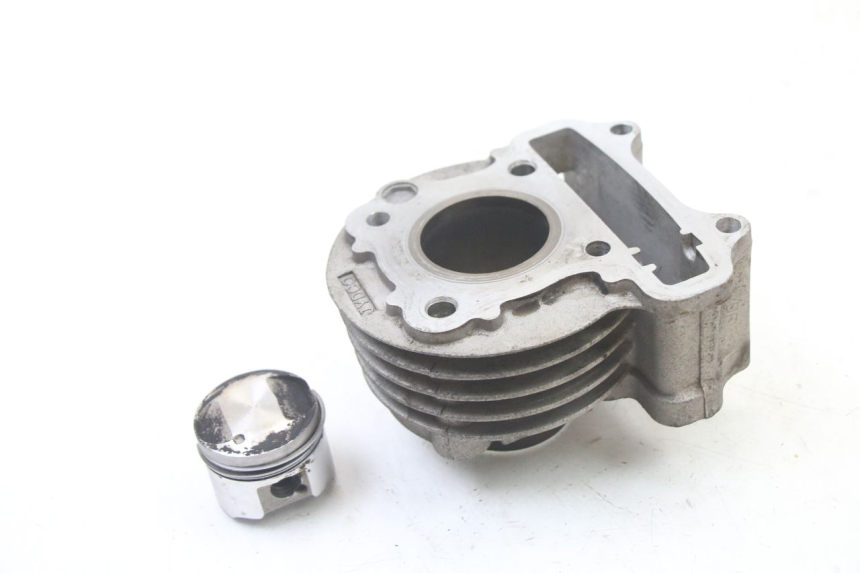 photo de ZYLINDER KOLBEN PEUGEOT KISBEE 4T 50 (2010 - 2017) - Zoom auf Gebrauchszustand