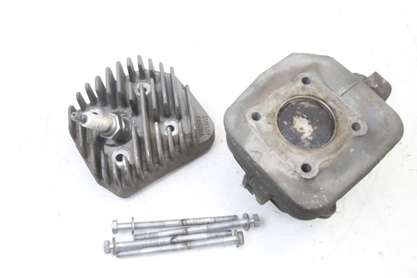 photo de ZYLINDER KOLBEN PEUGEOT LUDIX ONE 50 (2005 - 2008) - Oberflächenzustand und Material