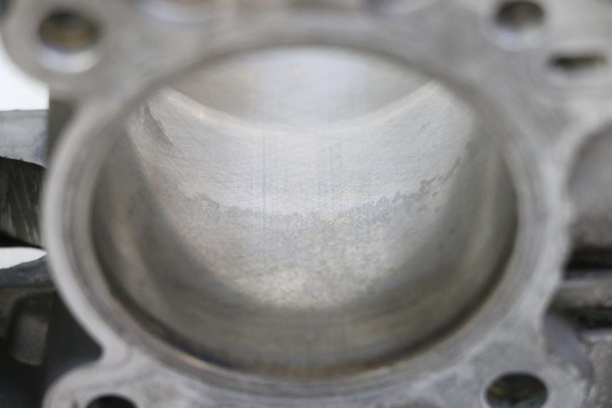 photo de ZYLINDER KOLBEN PIAGGIO VESPA LX 150 (2005 - 2013) - Details der Befestigungspunkte