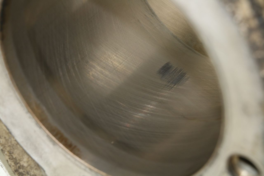 photo de ZYLINDER KOLBEN BMW R RT ABS 1100 (1996 - 2001) - Details der Befestigungspunkte