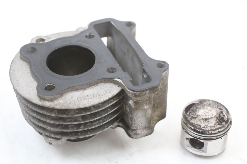 photo de Zylinder Kolben EUROCKA R8 4T 50 (2013 - 2022) - Alternative Perspektive