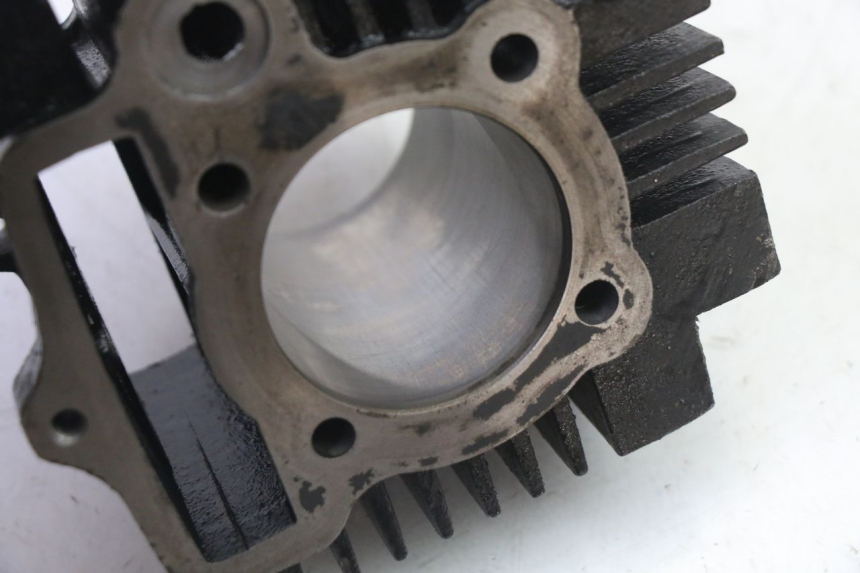 photo de ZYLINDER KOLBEN APOLLO RFZ 125 - Charakteristische Merkmale