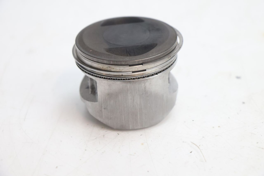 photo de ZYLINDER KOLBEN APOLLO RFZ 140 - Fokus auf die Struktur