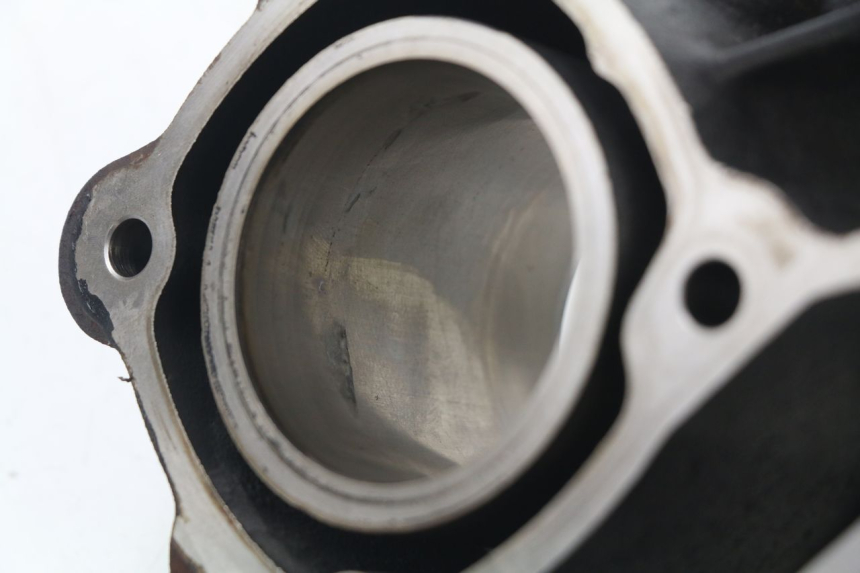 photo de ZYLINDER KOLBEN PEUGEOT SATELIS COMPRESSOR K15 125 (2006 - 2009) - Details der Befestigungspunkte