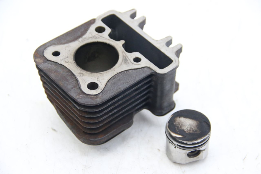 photo de ZYLINDER KOLBEN APRILIA SCARABEO 4T 50 (2009 - 2017) - Hauptansicht