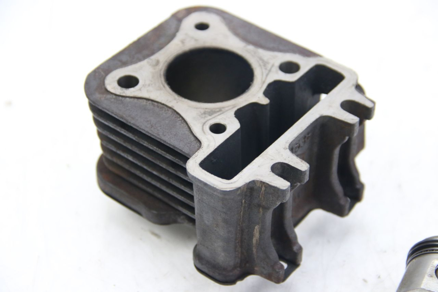 photo de ZYLINDER KOLBEN APRILIA SCARABEO 4T 50 (2009 - 2017) - Zoom auf Gebrauchszustand