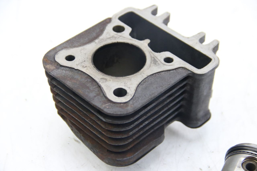 photo de ZYLINDER KOLBEN APRILIA SCARABEO 4T 50 (2009 - 2017) - Alternative Perspektive