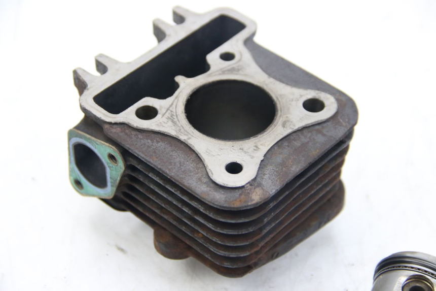 photo de ZYLINDER KOLBEN APRILIA SCARABEO 4T 50 (2009 - 2017) - Technische Nahaufnahme