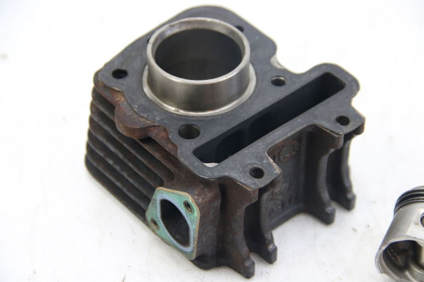 photo de ZYLINDER KOLBEN APRILIA SCARABEO 4T 50 (2009 - 2017) - Oberflächenzustand und Material