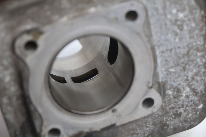 photo de ZYLINDER KOLBEN PEUGEOT SPEEDFIGHT 2 AC 50 (2000 - 2009) - Geprüftes Gebrauchtteil
