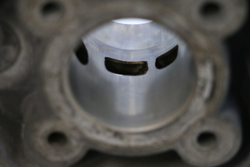 photo de ZYLINDER KOLBEN PEUGEOT SPEEDFIGHT LC 50 (1996 - 2002) - Oberflächenzustand und Material