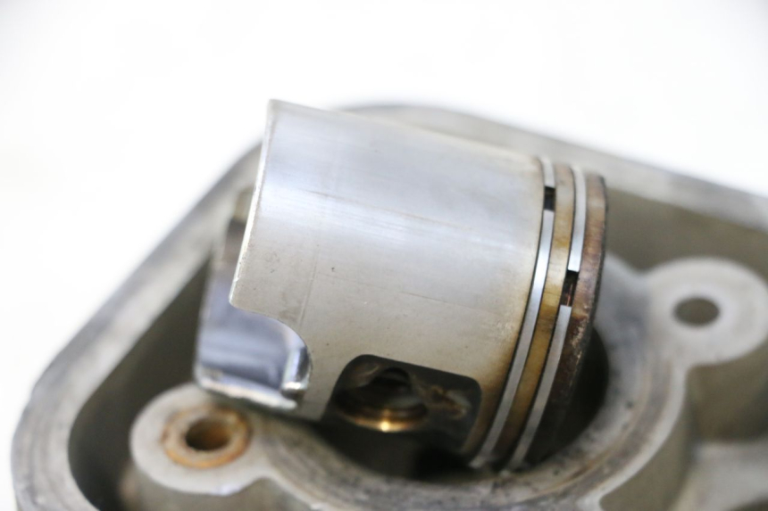 photo de ZYLINDER KOLBEN PEUGEOT SPEEDFIGHT LC 50 (1996 - 2002) - Profilansicht des Ersatzteils