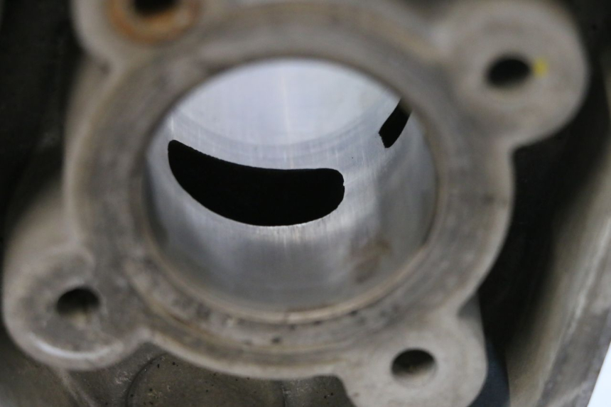 photo de ZYLINDER KOLBEN PEUGEOT SPEEDFIGHT LC 50 (1996 - 2002) - Details der Befestigungspunkte