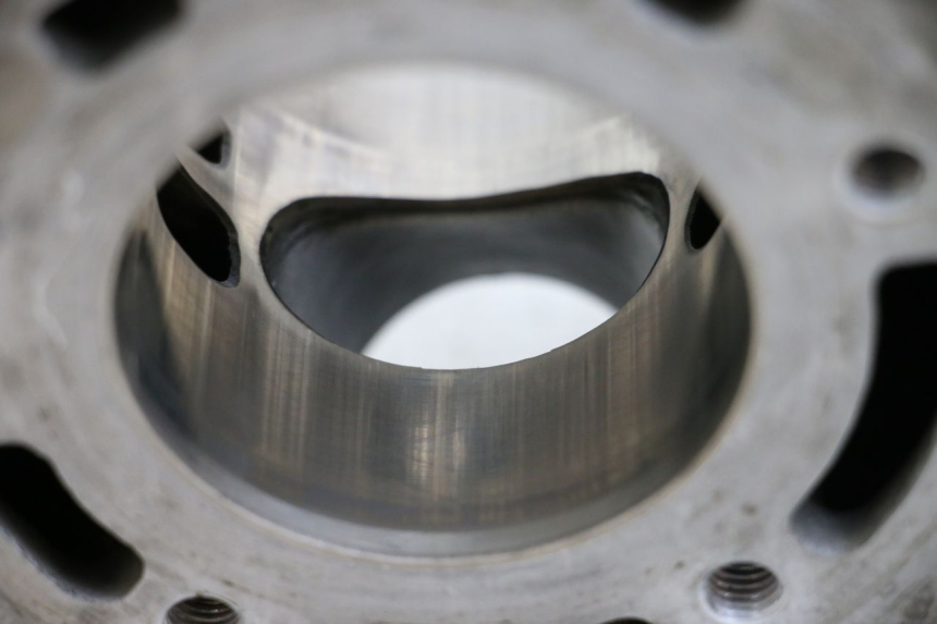 photo de ZYLINDER KOLBEN CAGIVA SUPER CITY 125 (1992 - 1997) - Details der Befestigungspunkte