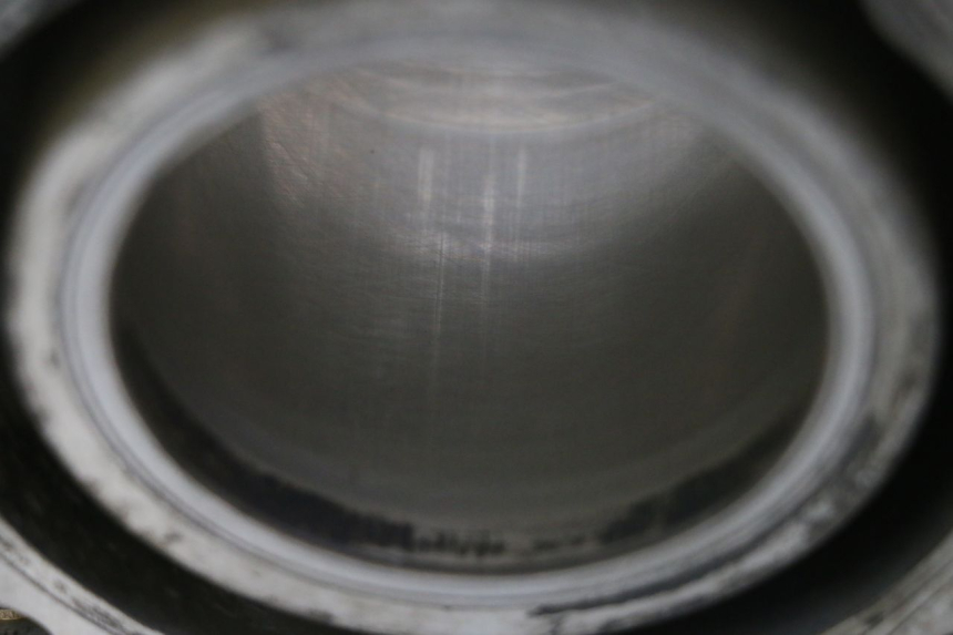 photo de ZYLINDER KOLBEN SUZUKI BURGMAN 125 (2015 - 2017) - Details der Befestigungspunkte