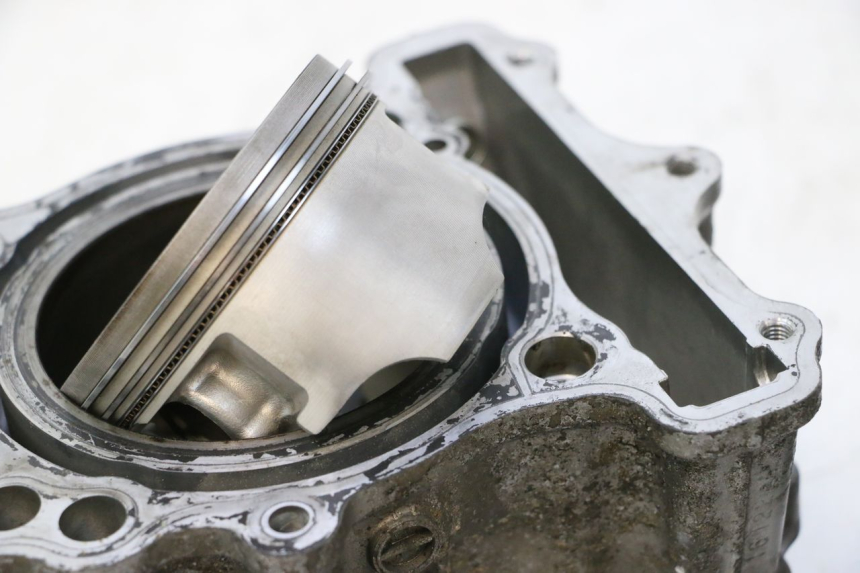 photo de ZYLINDER KOLBEN SUZUKI SV S 650 (2003 - 2009) - Zoom auf Komponenten