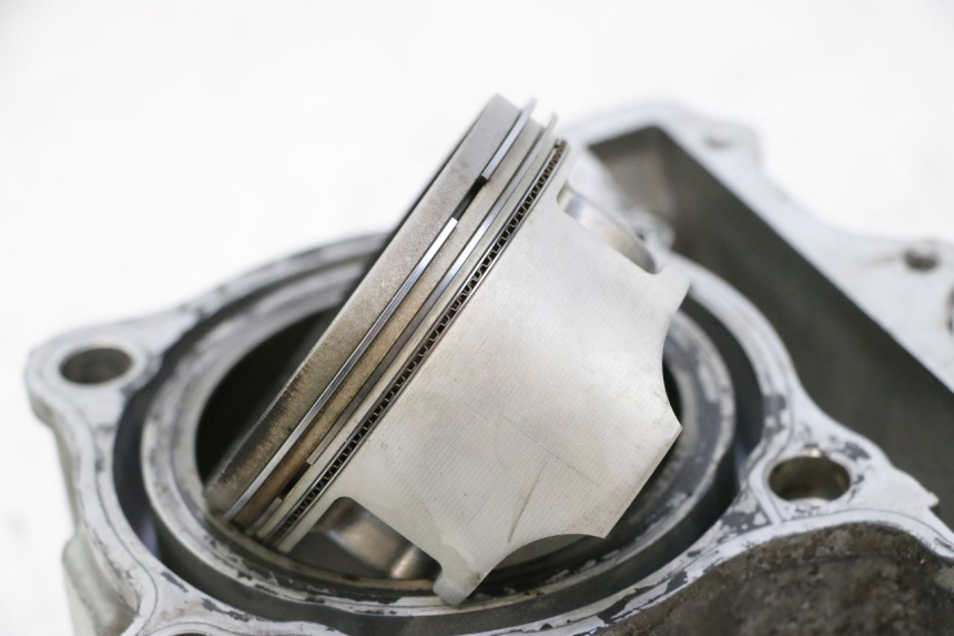 photo de ZYLINDER KOLBEN SUZUKI SV S 650 (2003 - 2009) - Detaillierte Sichtprüfung