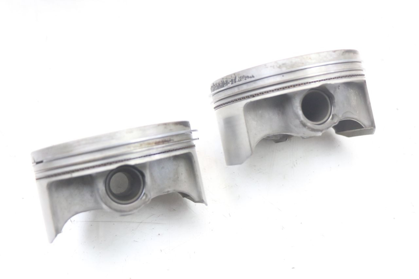 photo de ZYLINDER KOLBEN YAMAHA TDM ABS 900 (2002 - 2014) - Hochauflösende Nahaufnahme