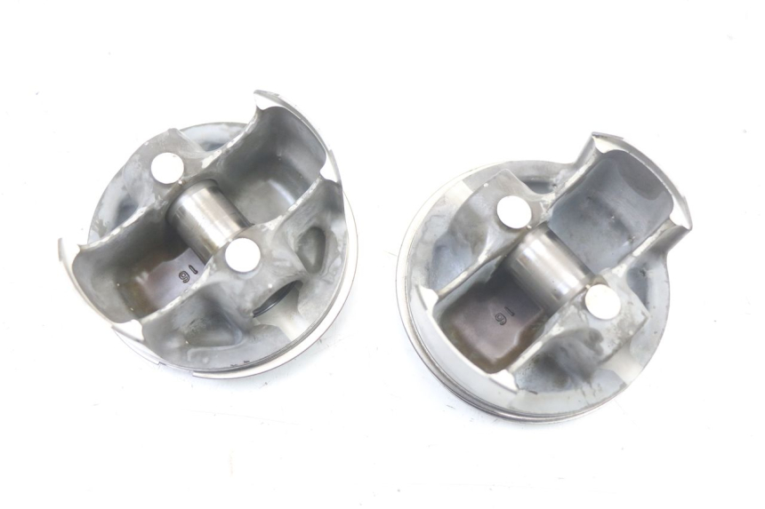 photo de ZYLINDER KOLBEN YAMAHA TDM ABS 900 (2002 - 2014) - Fokus auf die Struktur