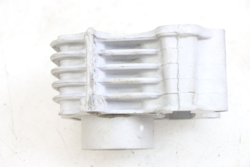 photo de ZYLINDER KOLBEN PEUGEOT TWEET 4T 50 (2014 - 2019) - Details der Befestigungspunkte