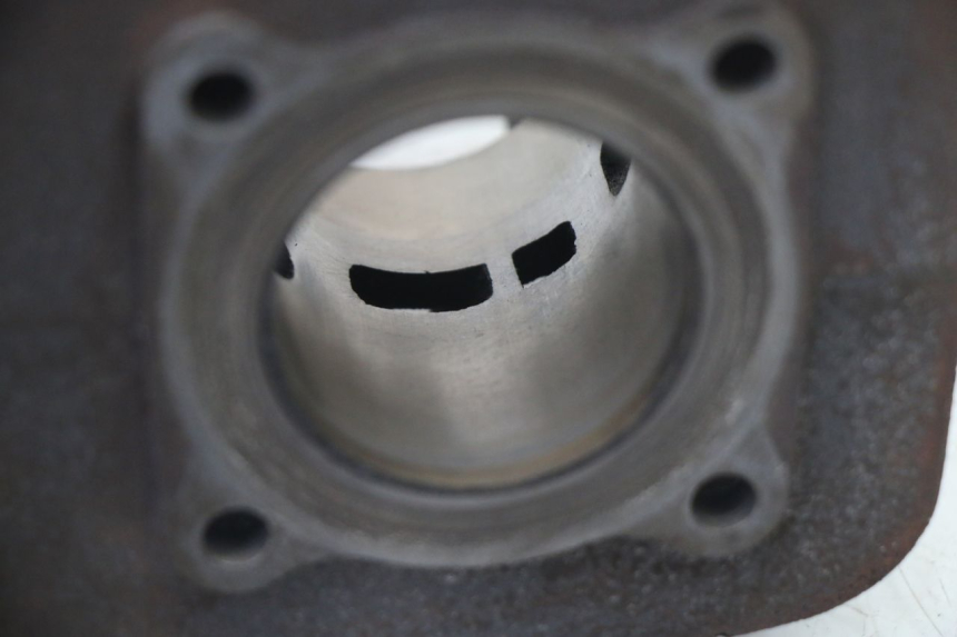 photo de ZYLINDER KOLBEN PEUGEOT VIVACITY NEW 2T 50 (2008 - 2017) - Weitere Ansicht des Artikels