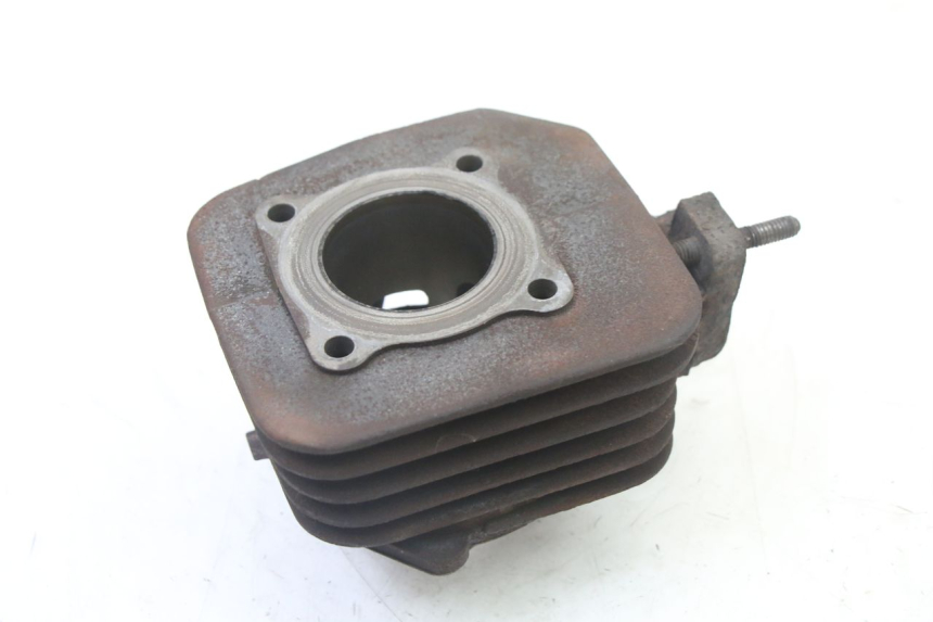 photo de ZYLINDER KOLBEN PEUGEOT VIVACITY NEW 2T 50 (2008 - 2017) - Details der Befestigungspunkte