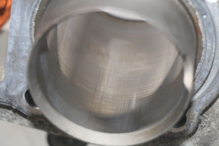 photo de ZYLINDER KOLBEN DAELIM VJ ROADWIN FI 125 (2008 - 2017) - Zoom auf Gebrauchszustand