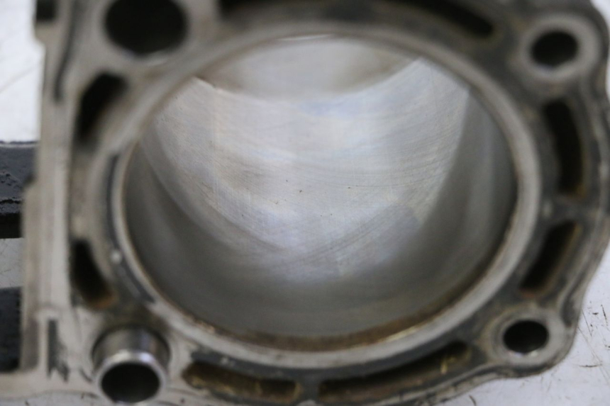 photo de ZYLINDER KOLBEN YAMAHA X-MAX XMAX 250 (2006 - 2009) - Details der Befestigungspunkte