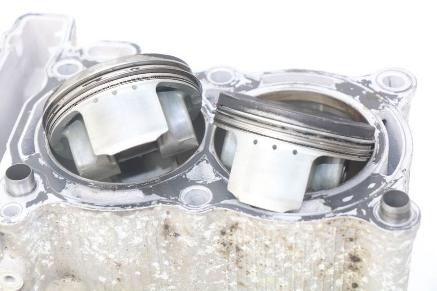 photo de ZYLINDER KOLBEN YAMAHA XP T-MAX TMAX ABS 530 (2012 - 2015) - Fokus auf die Struktur