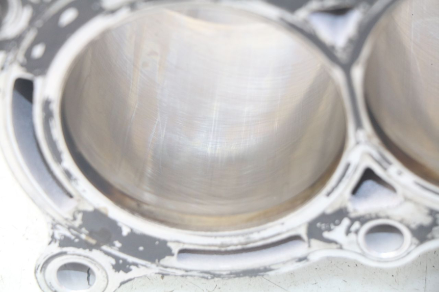 photo de ZYLINDER KOLBEN YAMAHA XP T-MAX TMAX ABS 530 (2012 - 2015) - Details der Befestigungspunkte