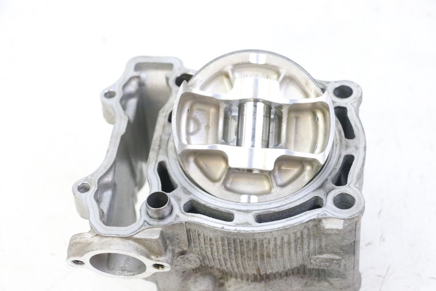 photo de ZYLINDER KOLBEN YAMAHA YZ-F YZF 250 (2007 - 2013) - Fokus auf die Struktur