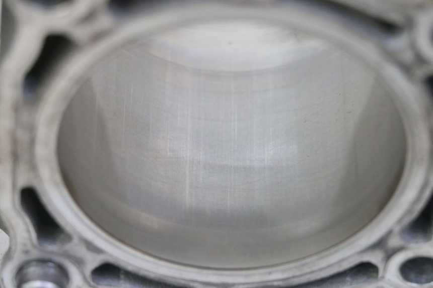 photo de ZYLINDER KOLBEN YAMAHA YZ-F YZF 250 (2007 - 2013) - Technische Nahaufnahme