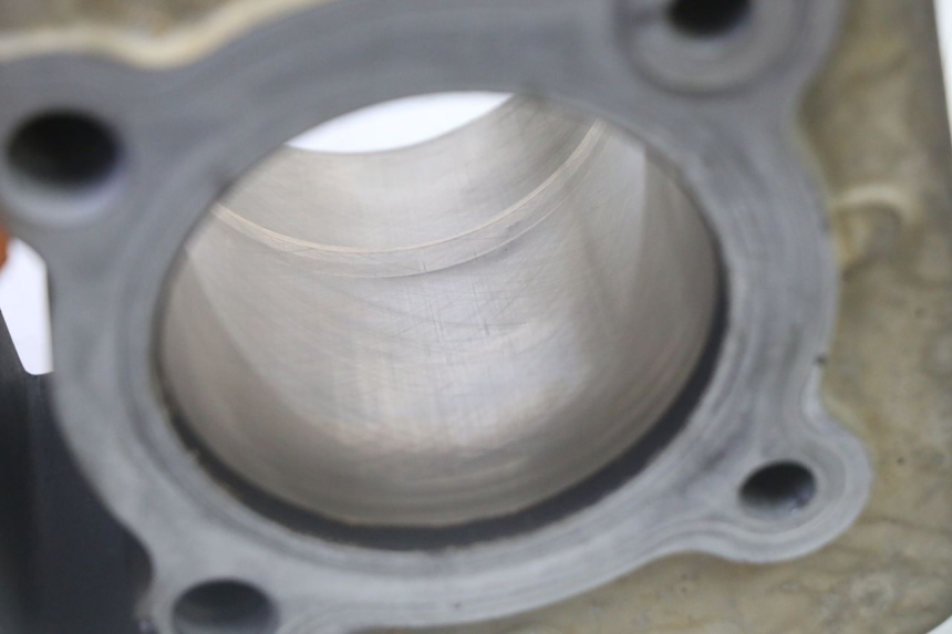 photo de ZYLINDER KOLBEN YAMAHA YFM R RAPTOR 250 (2008 - 2014) - Detaillierte Sichtprüfung