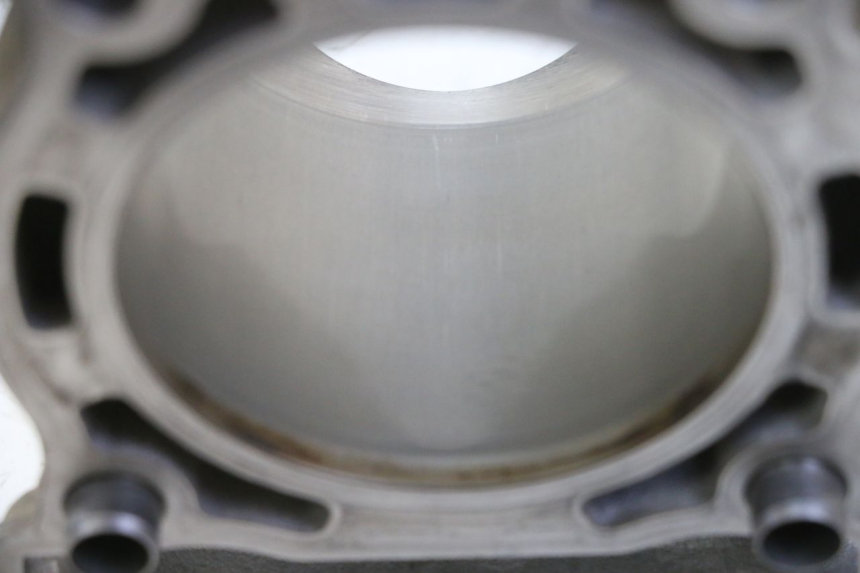 photo de ZYLINDER KOLBEN YAMAHA YZ-F YZF 250 (2014 - 2018) - Oberflächenzustand und Material