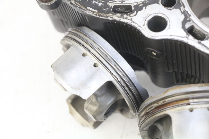 photo de ZYLINDER KOLBEN YAMAHA YZF R1 1000 (2007 - 2008) - Zoom auf Gebrauchszustand