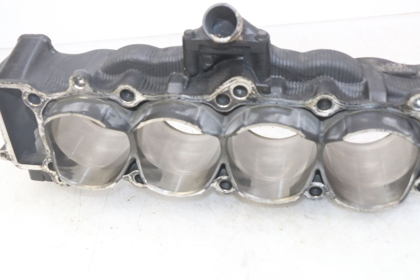 photo de ZYLINDER KOLBEN YAMAHA YZF R1 1000 (2007 - 2008) - Details der Befestigungspunkte