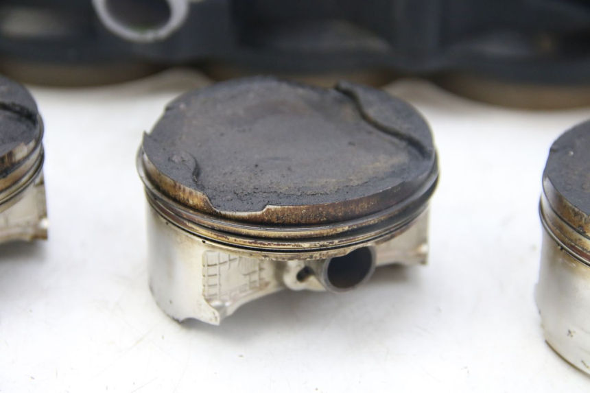 photo de ZYLINDER KOLBEN KAWASAKI Z ABS 1000 (2014 - 2020) - Hochauflösende Nahaufnahme